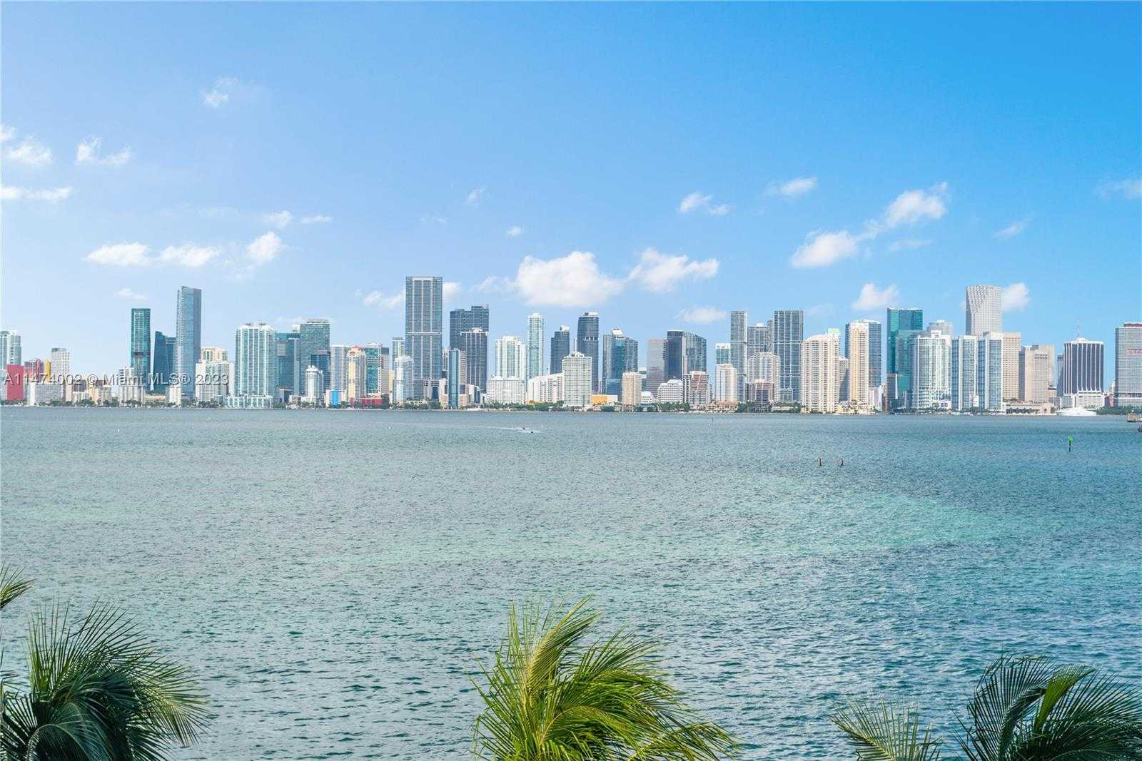 Condominium in Miami Beach, Florida 12313576