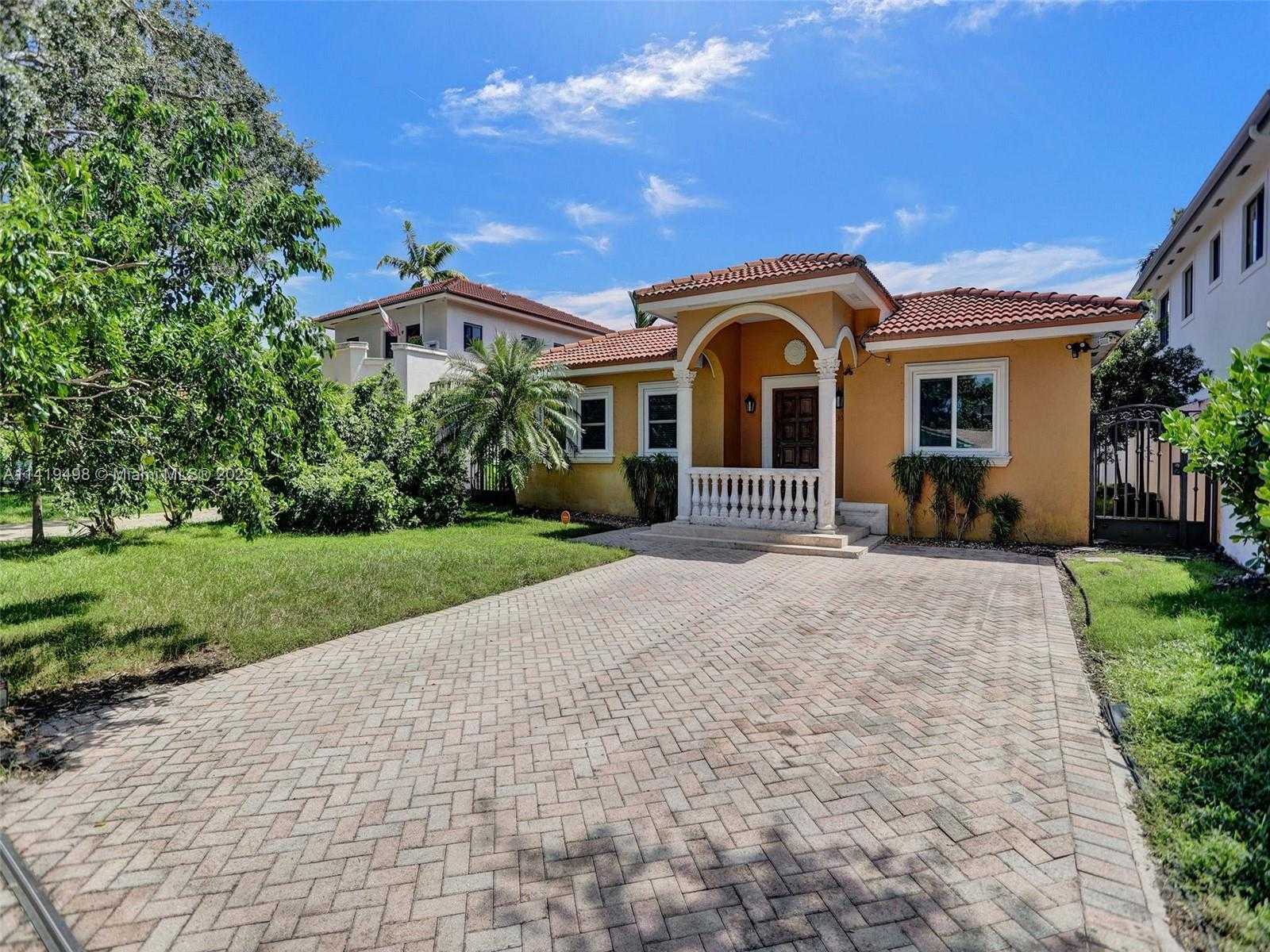 House in El Portal, Florida 12313579