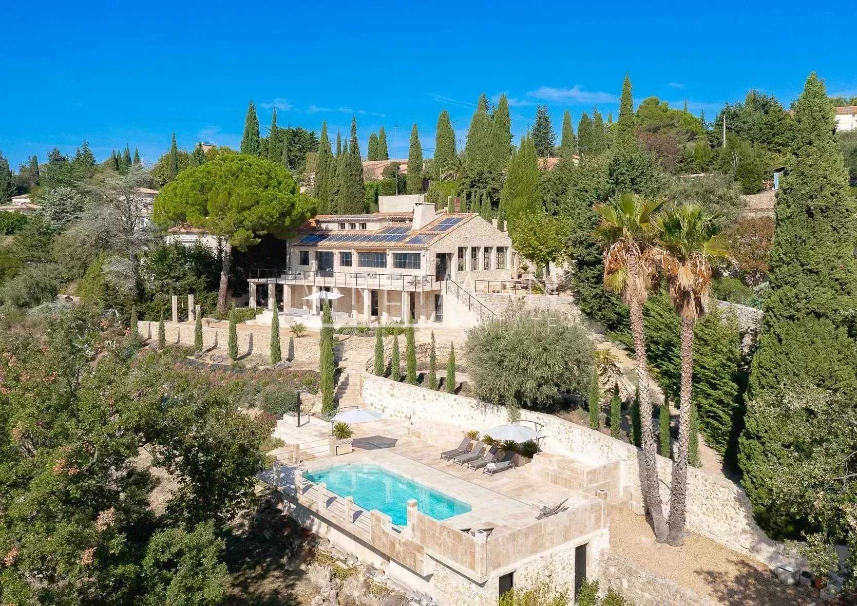 Hus i Montauroux, Provence-Alpes-Cote d'Azur 12313793