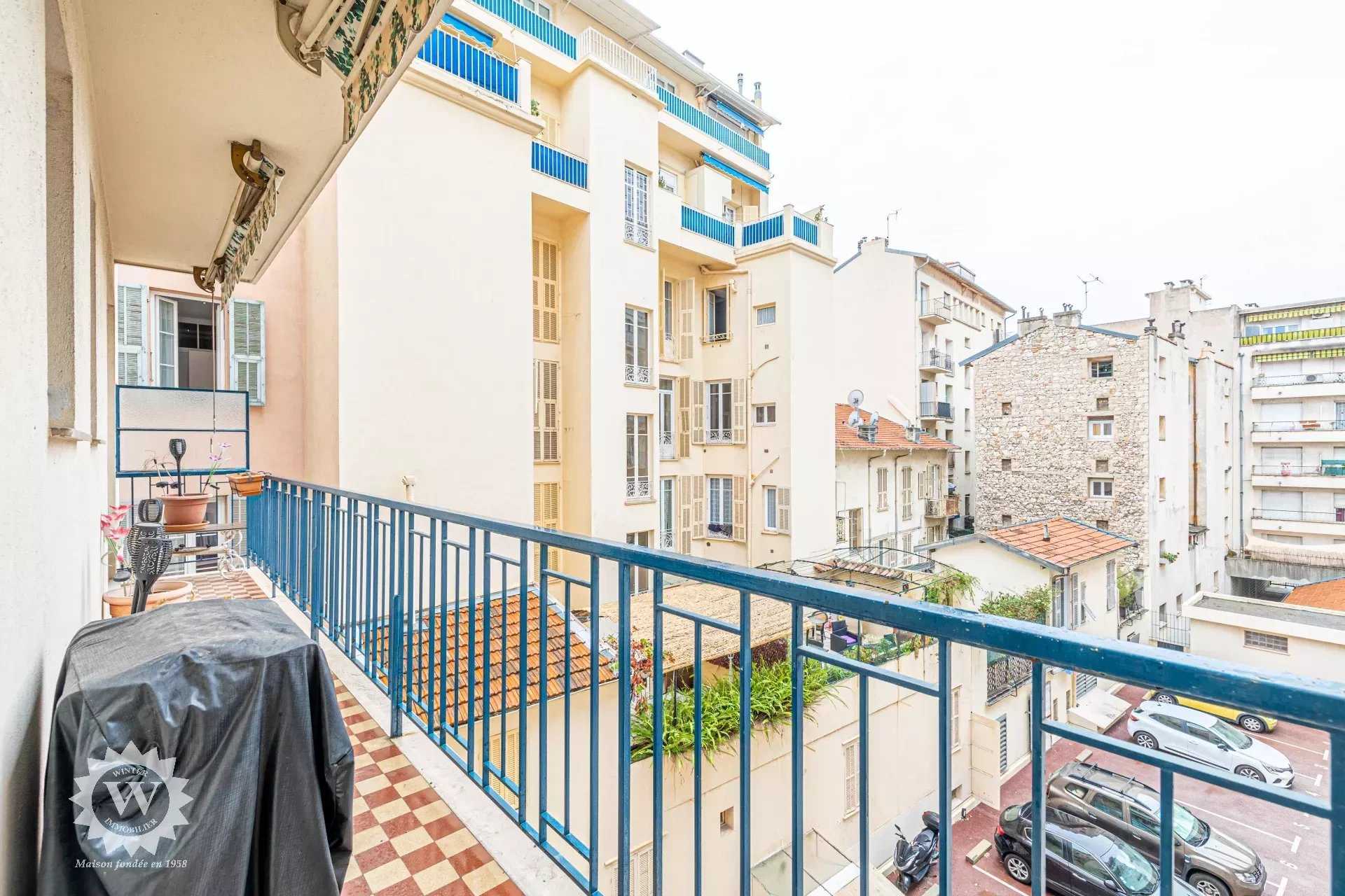Condominium in Nice, Provence-Alpes-Cote d'Azur 12313810
