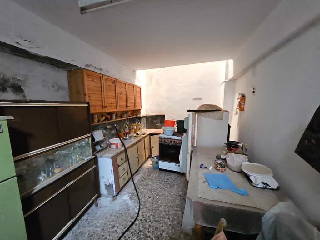 Rumah di Neapoli,  12314173