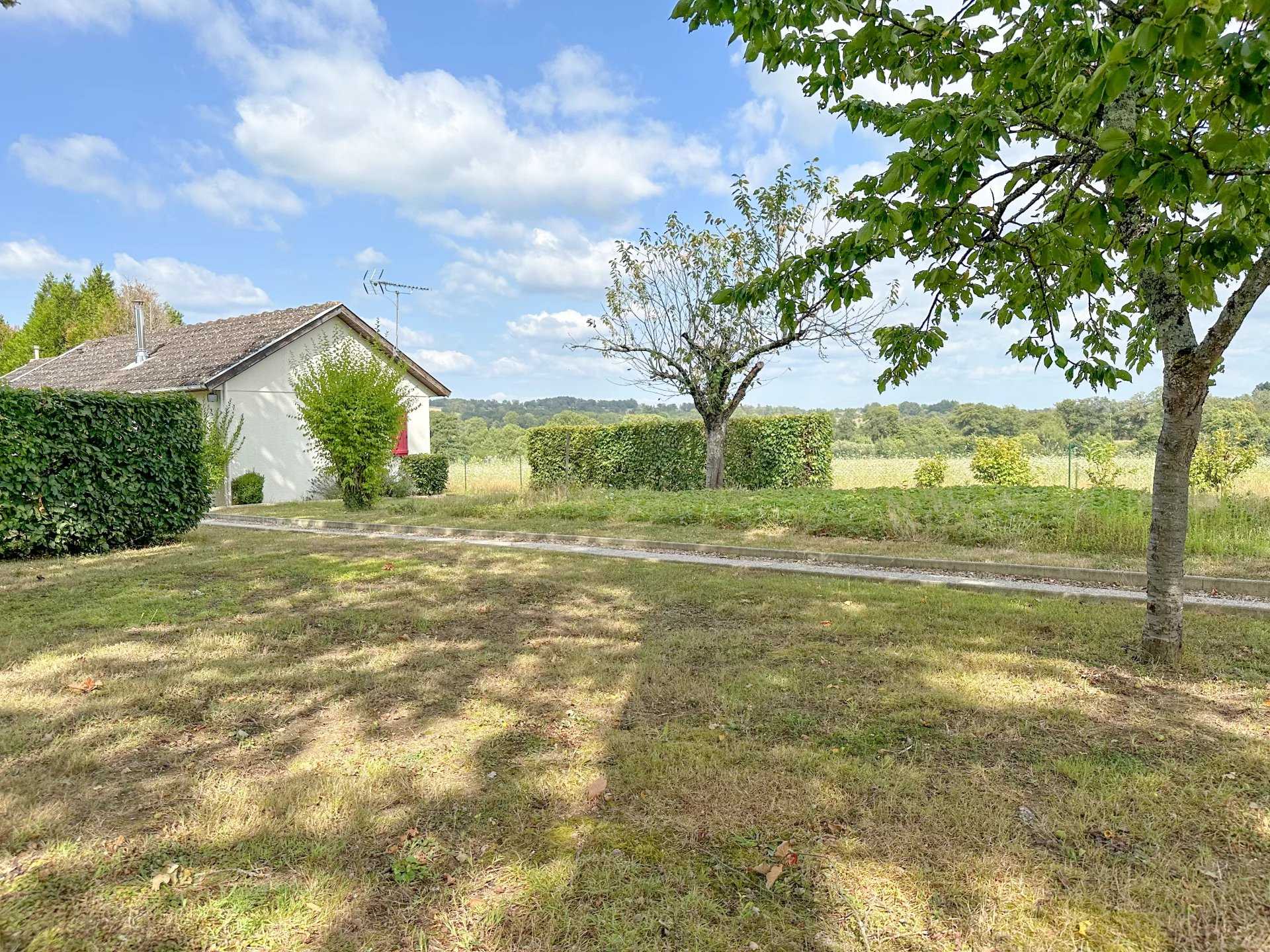 House in Blanzac, Nouvelle-Aquitaine 12315223