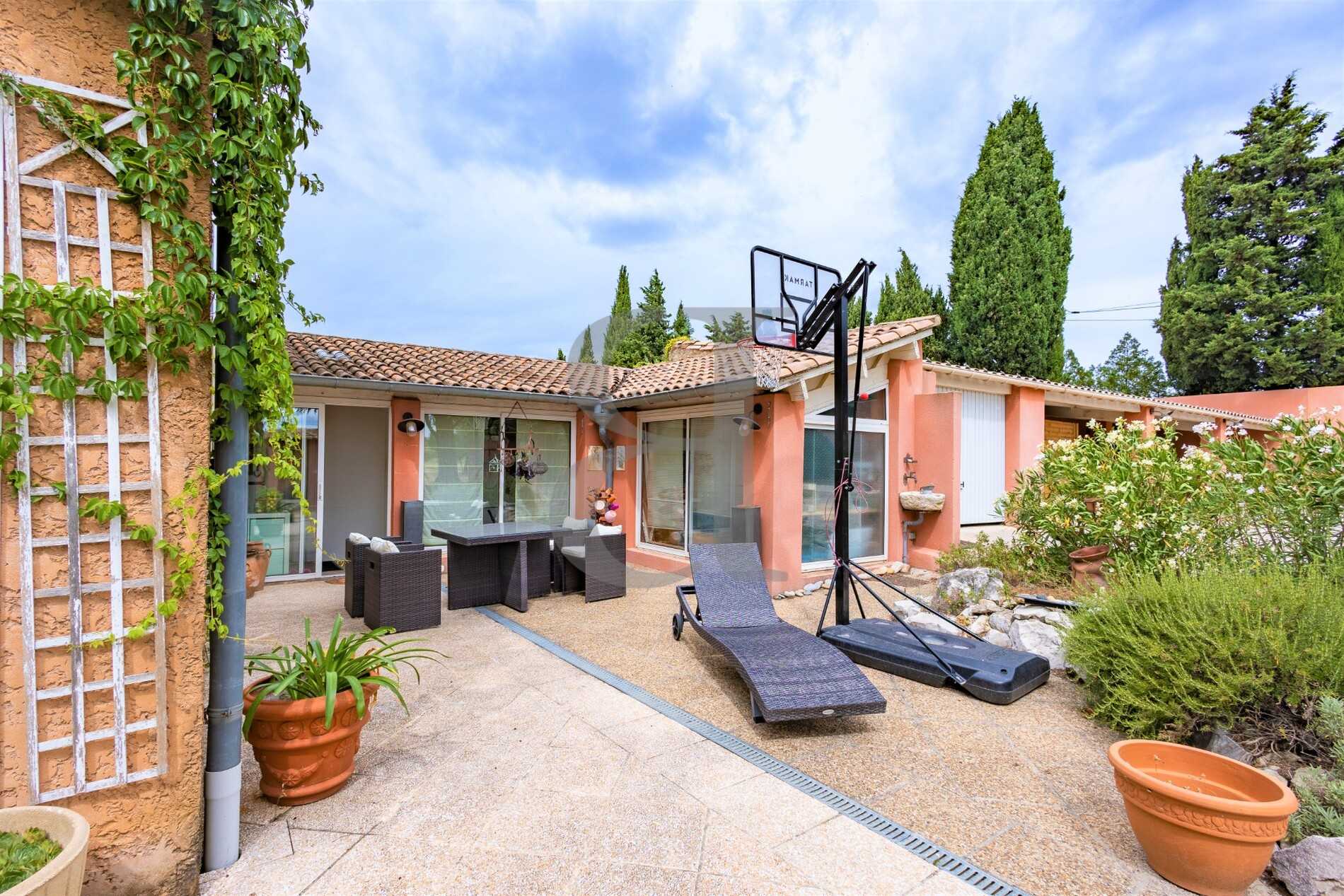 Rumah di Sainte-Cecile-les-Vignes, Provence-Alpes-Cote d'Azur 12315300