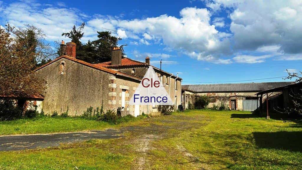 House in La Guyonniere, Pays de la Loire 12316457