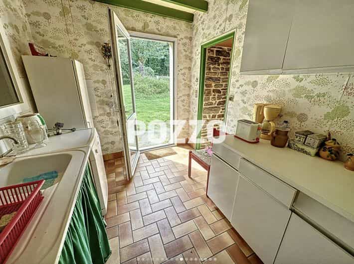 Dom w Saint-Aubin-de-Terregatte, Normandie 12316474
