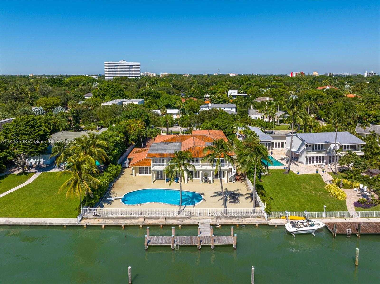 жилой дом в Miami, Florida 12316584