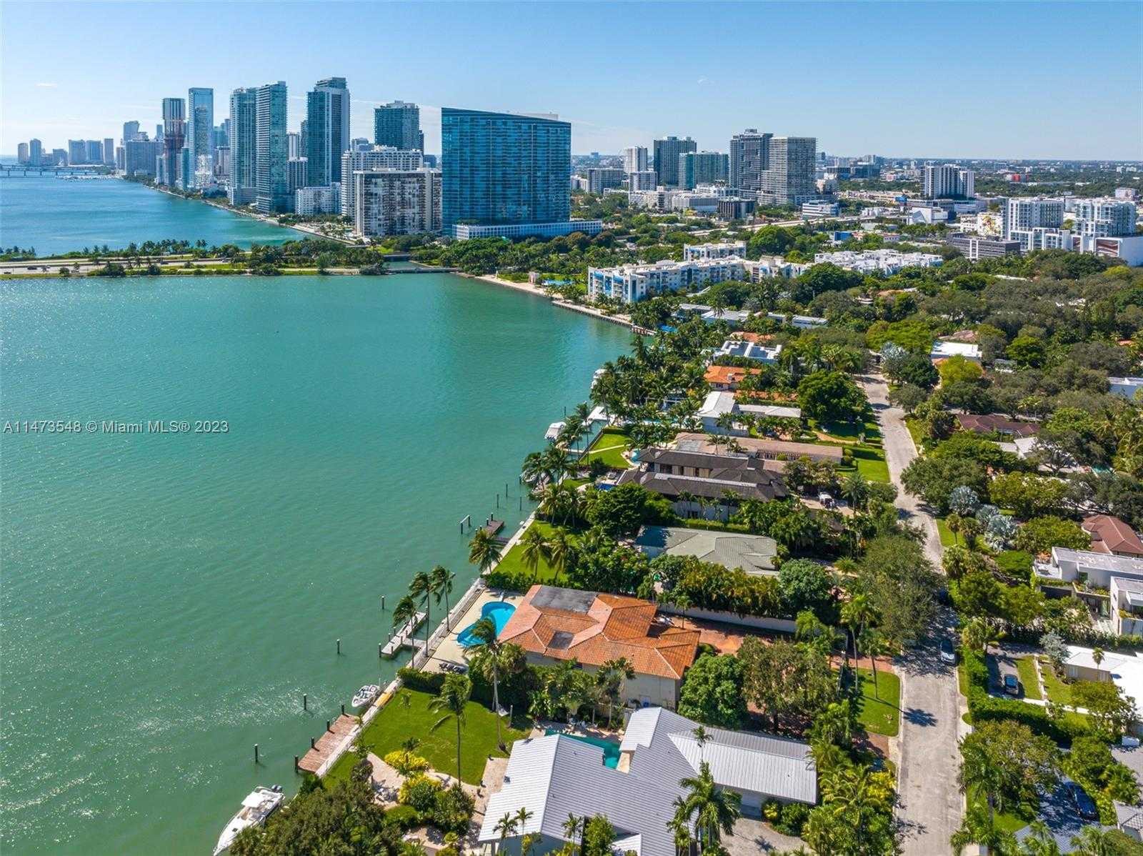 жилой дом в Miami, Florida 12316584