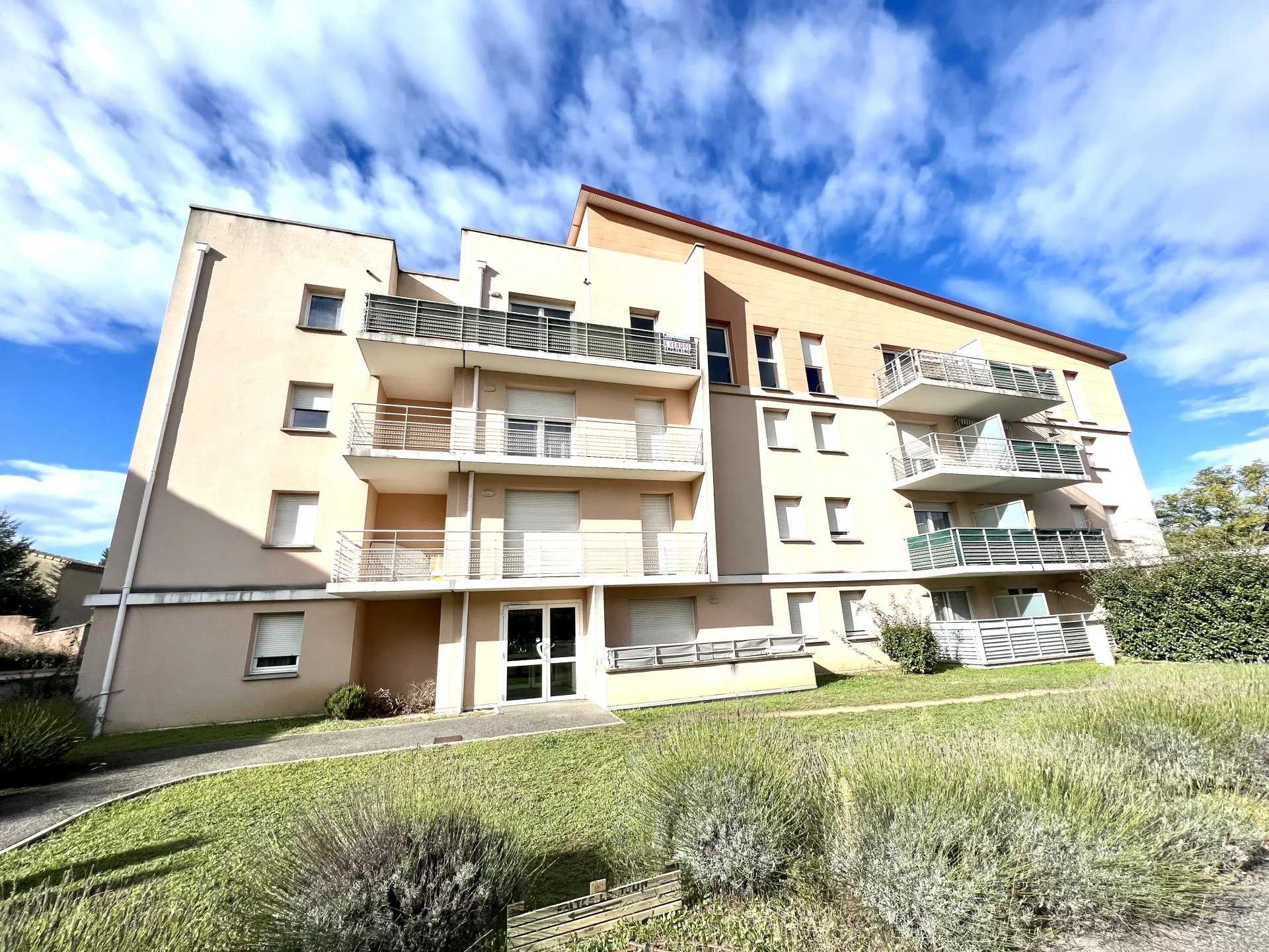 Condominium in Montelimar, Auvergne-Rhone-Alpes 12316834