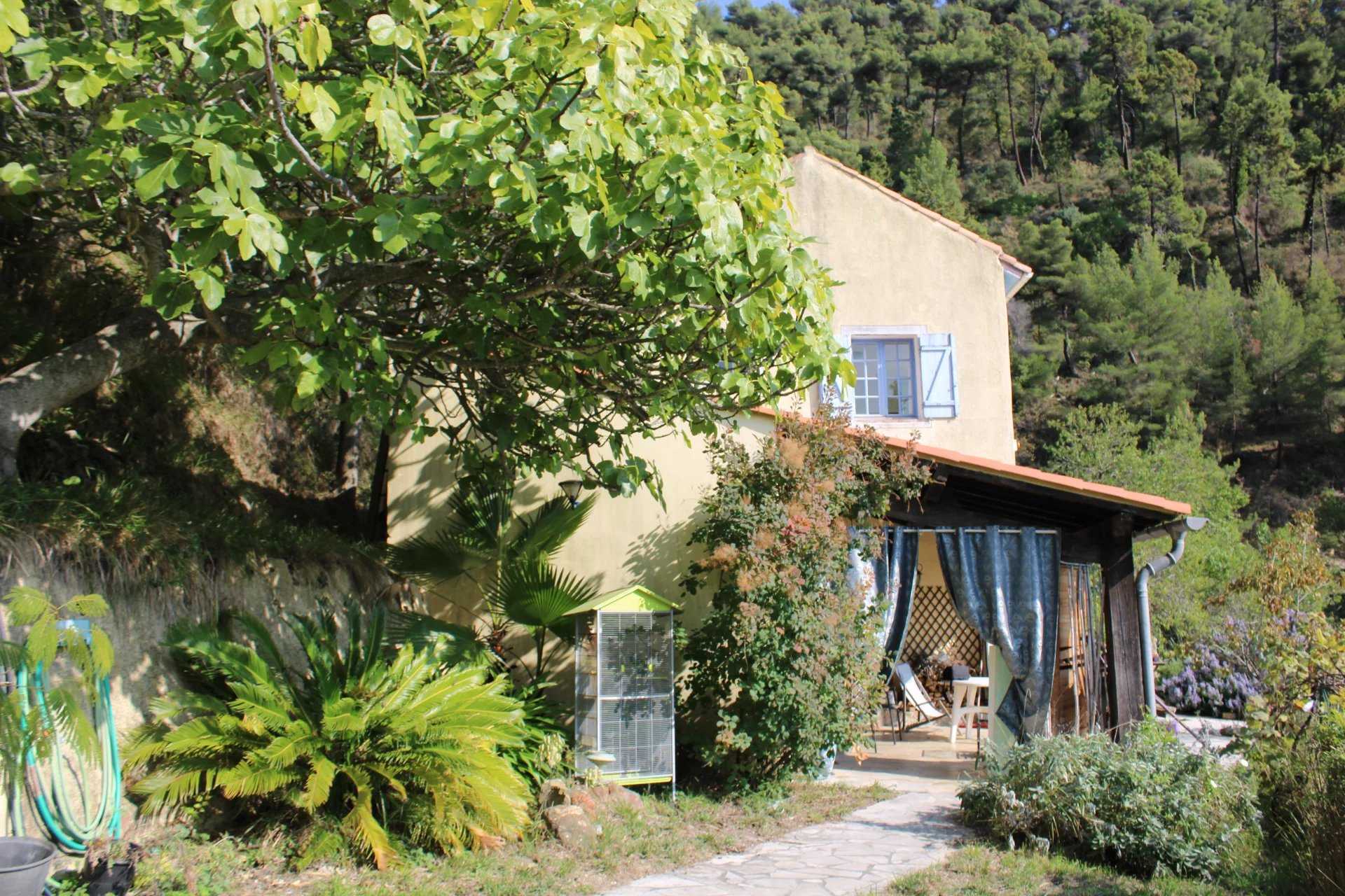 жилой дом в Кастельяр, Прованс-Альпы-Лазурный берег 12316884