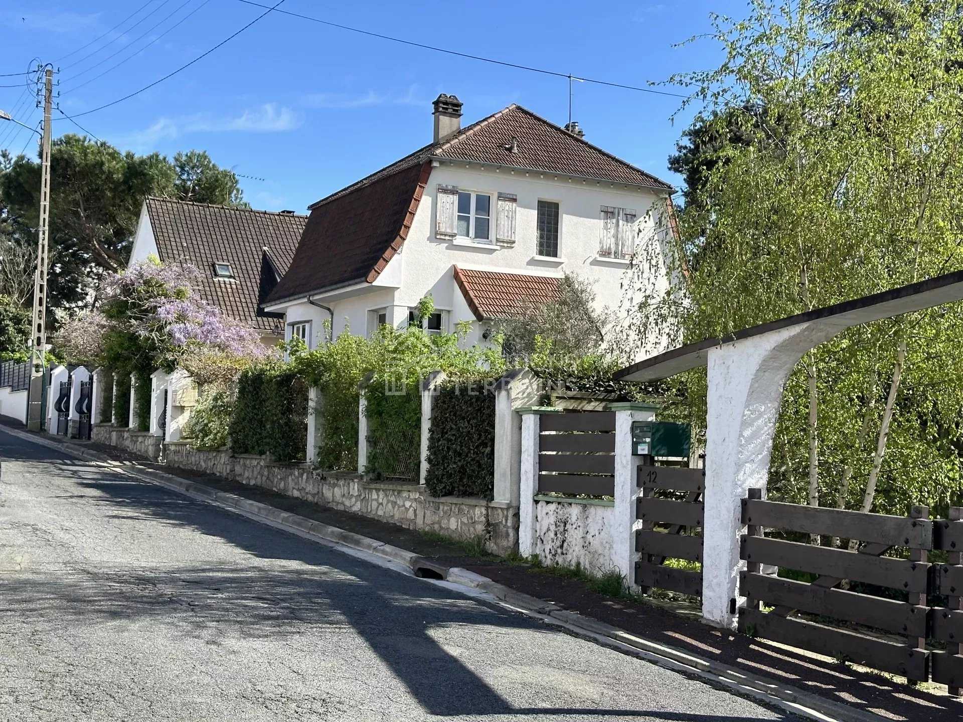Residenziale nel Saint-Prix, Val-d'Oise 12316928