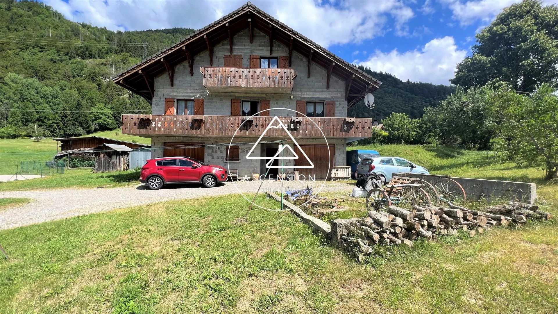 House in Le Biot, Haute-Savoie 12316969