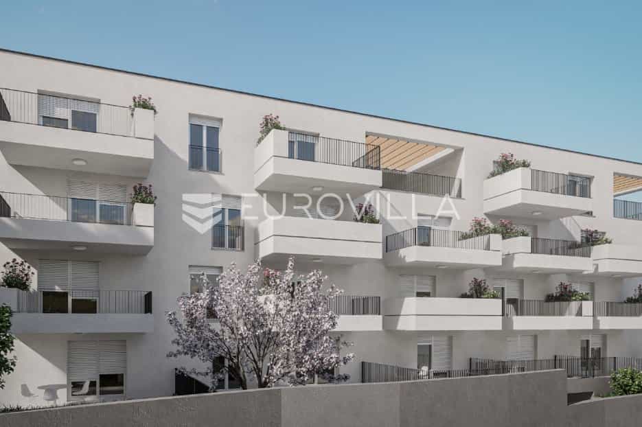 Condominium in Liveli, Splitsko-Dalmatinska Zupanija 12317127