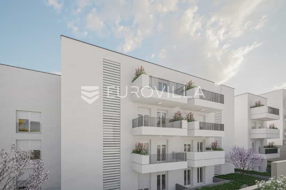 Condominium in Liveli, Splitsko-Dalmatinska Zupanija 12317127