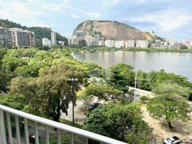 Condominium in Lagoa, Rio de Janeiro 12317558