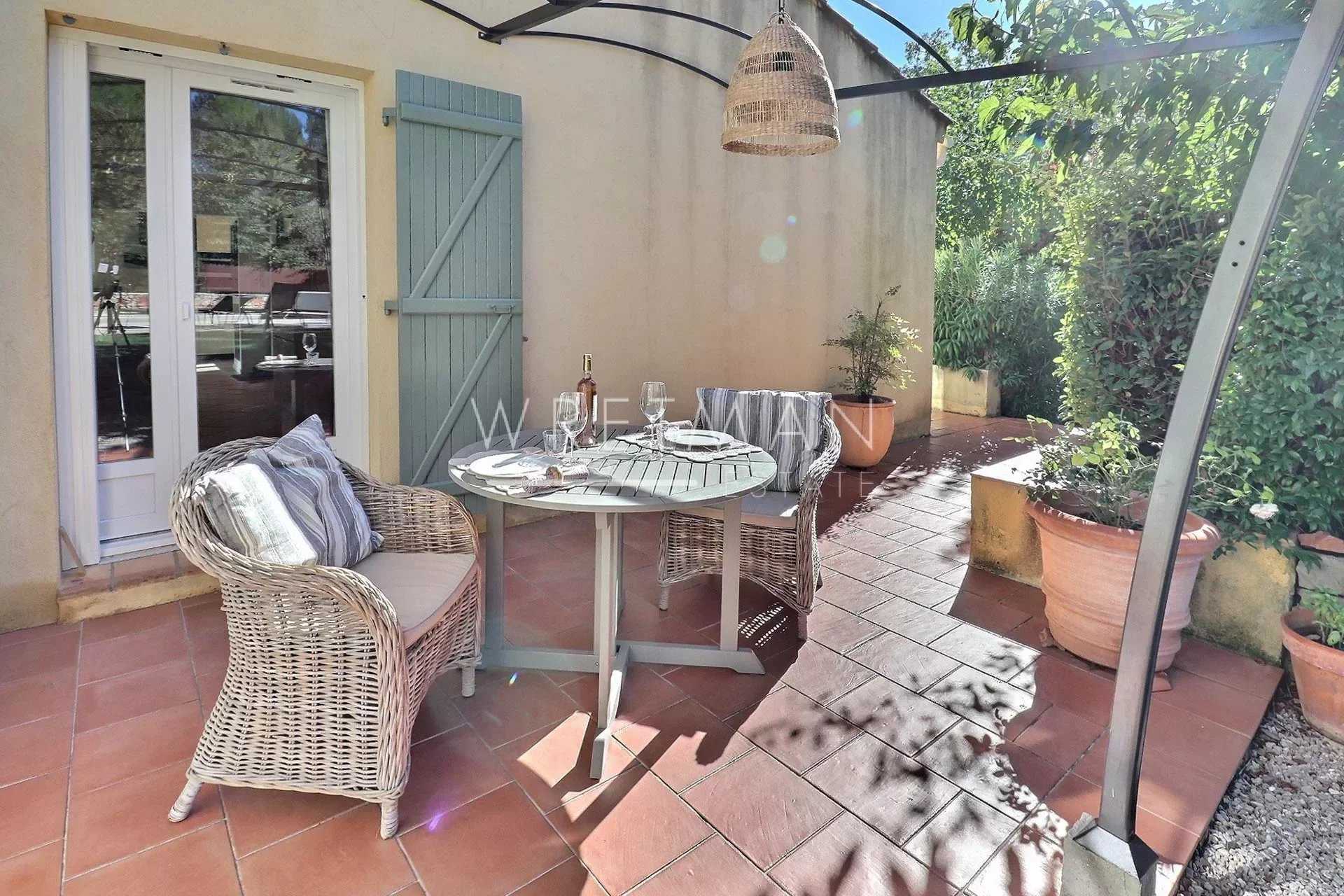 casa no Trans-en-Provence, Provença-Alpes-Costa Azul 12318218