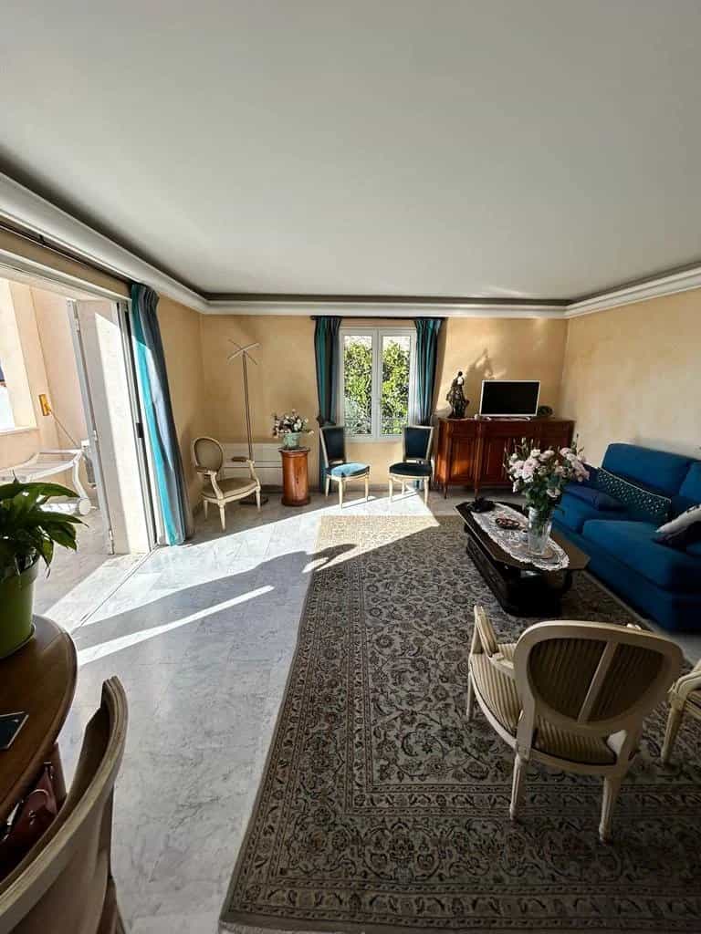 Condominio nel Sanary-sur-Mer, Provence-Alpes-Cote d'Azur 12318224