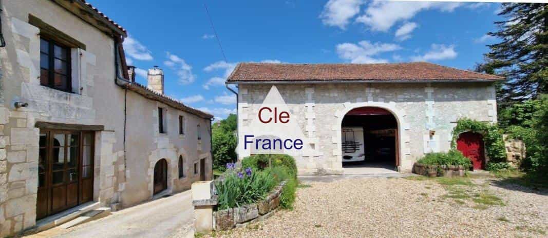 집 에 Grand-Brassac, Nouvelle-Aquitaine 12318991