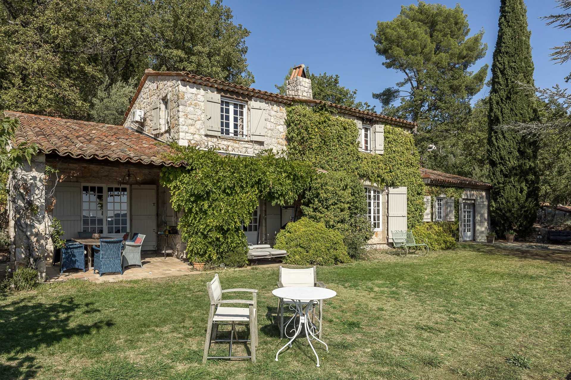 Hus i Tourrettes, Provence-Alpes-Cote d'Azur 12319047