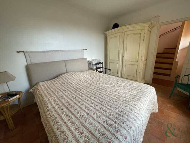 بيت في Bormes-les-Mimosas, Provence-Alpes-Côte d'Azur 12319200