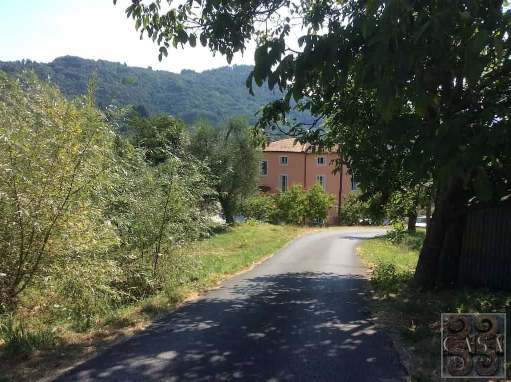 rumah dalam Borgo a Mozzano, Tuscany 12319750