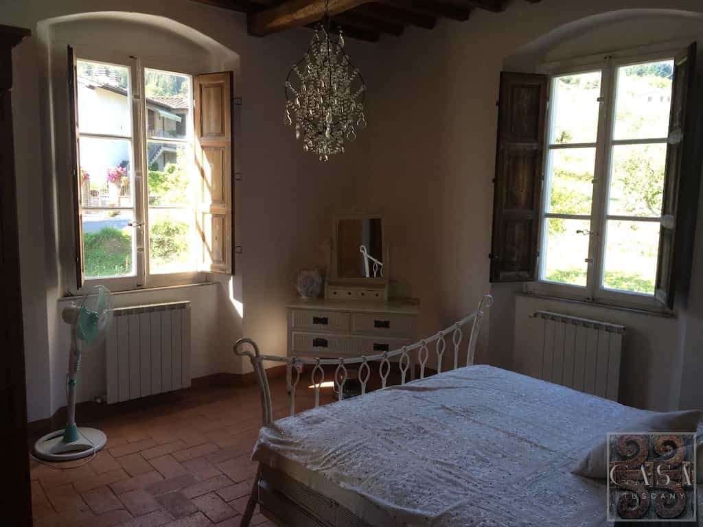 房子 在 Borgo a Mozzano, Tuscany 12319750