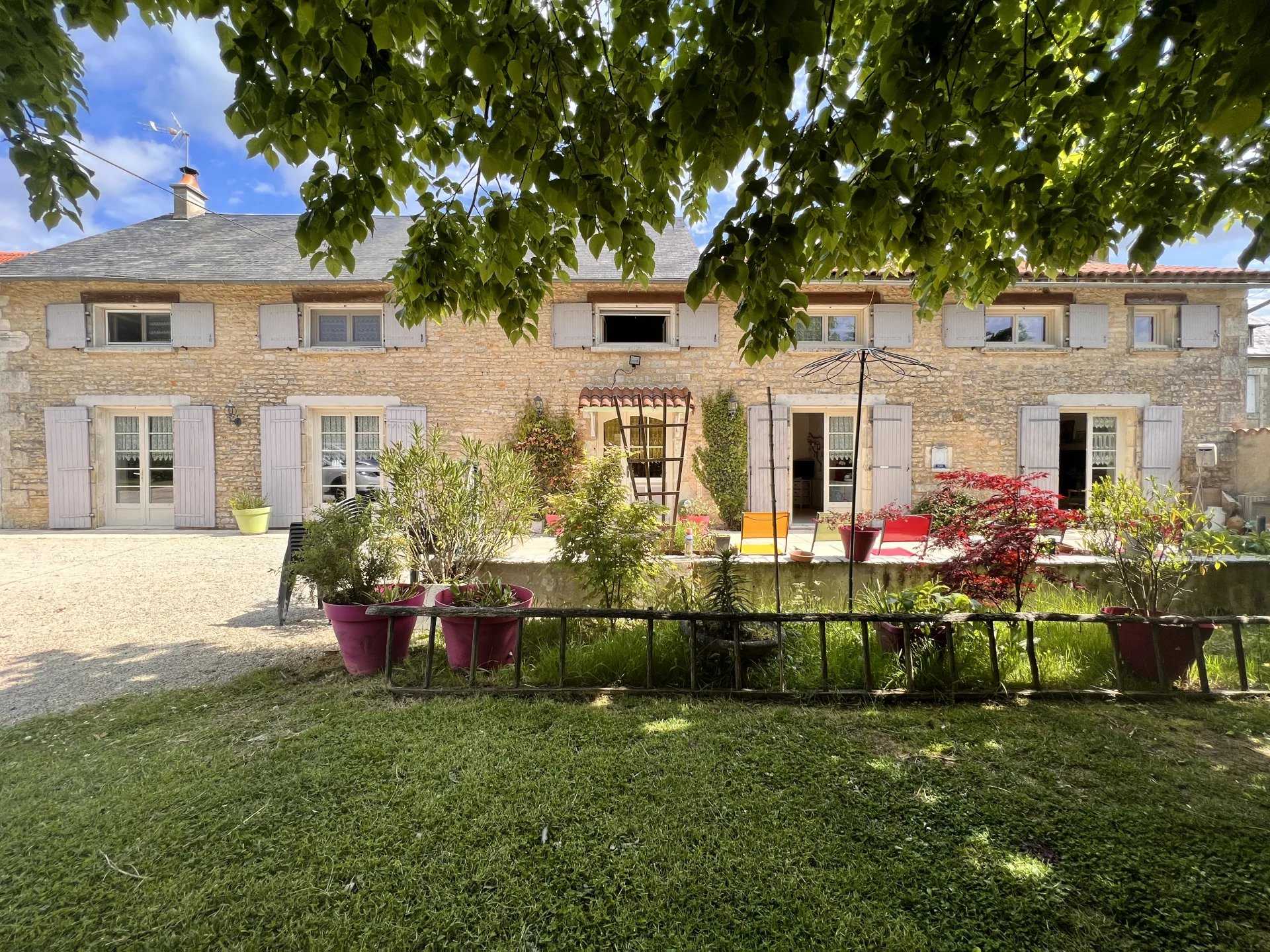 Huis in Savigne, Nouvelle-Aquitaine 12321196