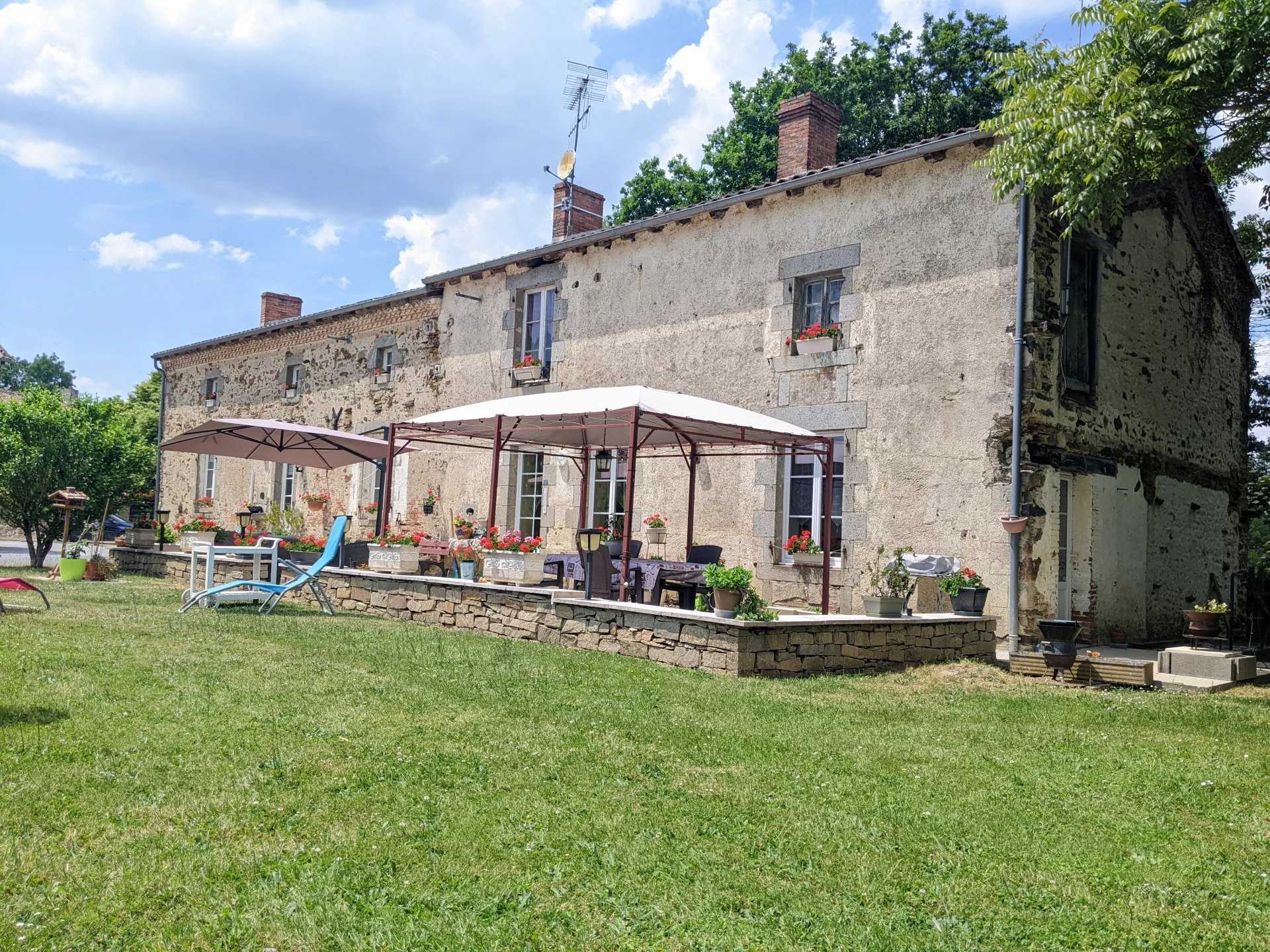 Hus i Bussiere-Poitevine, Nouvelle-Aquitaine 12321208