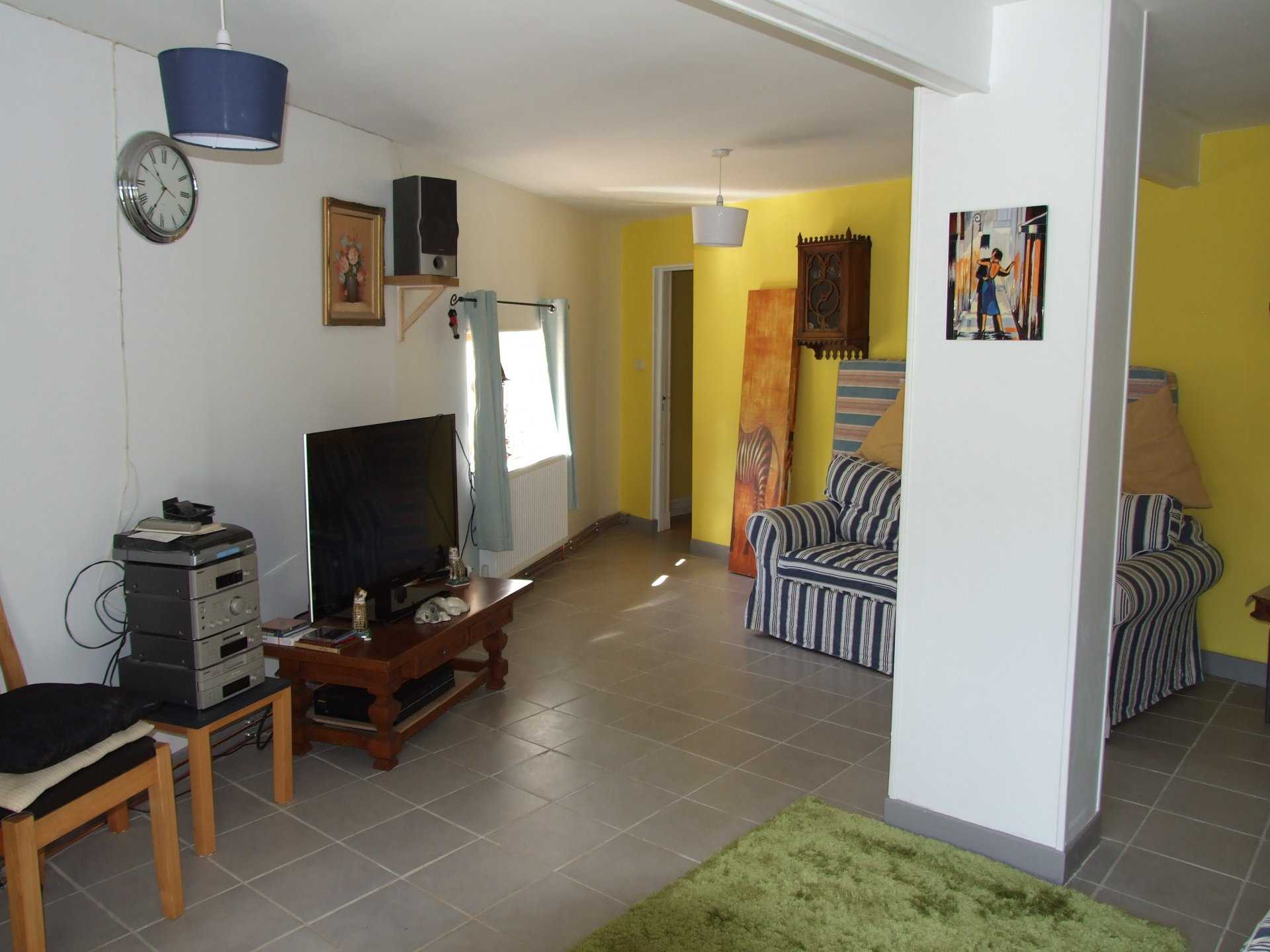 σπίτι σε Nieuil, Nouvelle-Aquitaine 12321326