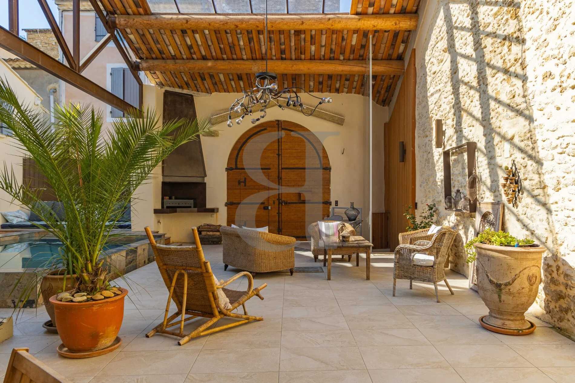 Hus i Vaison-la-Romaine, Provence-Alpes-Côte d'Azur 12321334