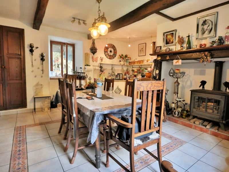 House in Mazerolles, Nouvelle-Aquitaine 12321353