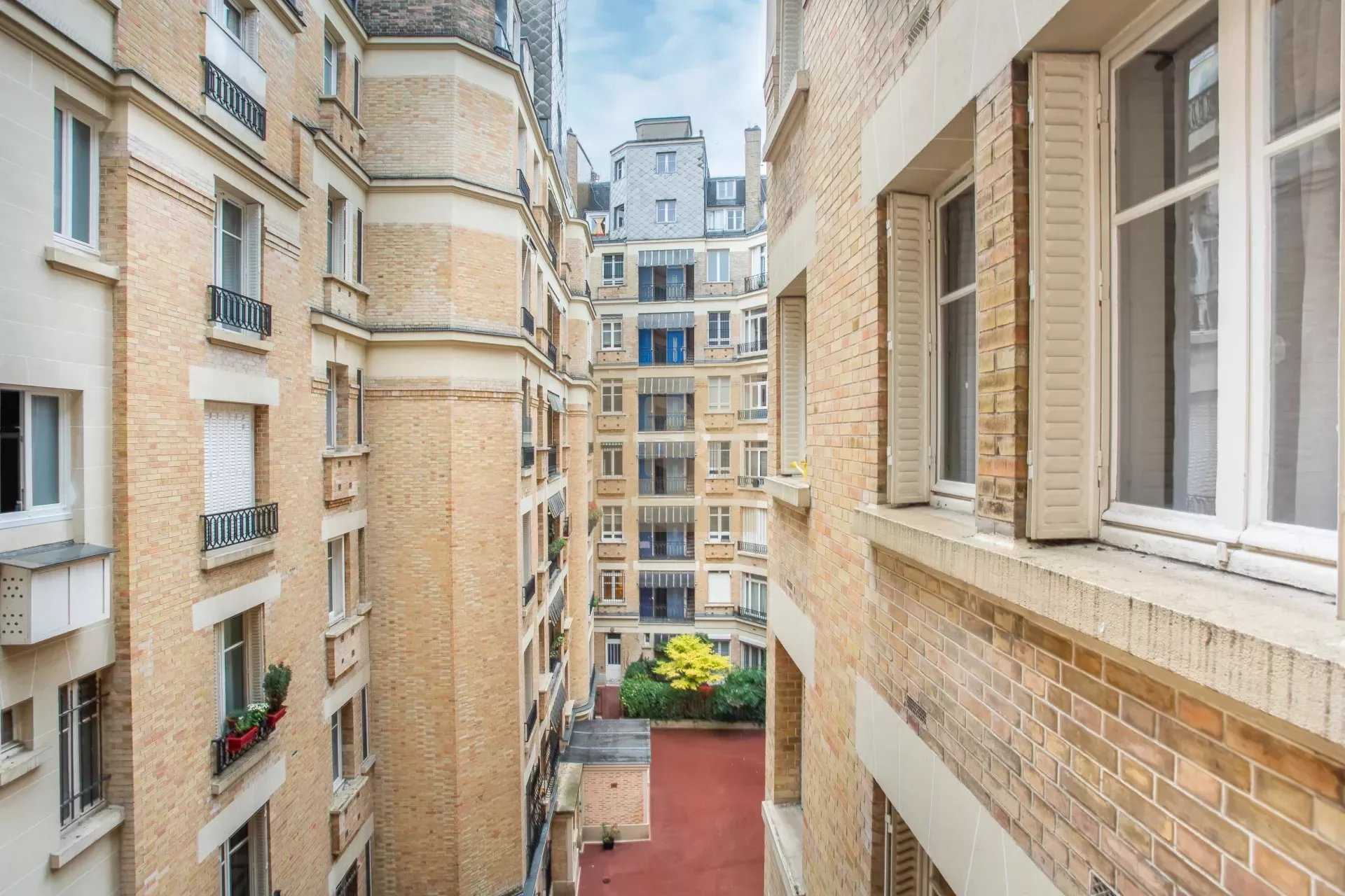 公寓 在 Neuilly-sur-Seine, Hauts-de-Seine 12322074