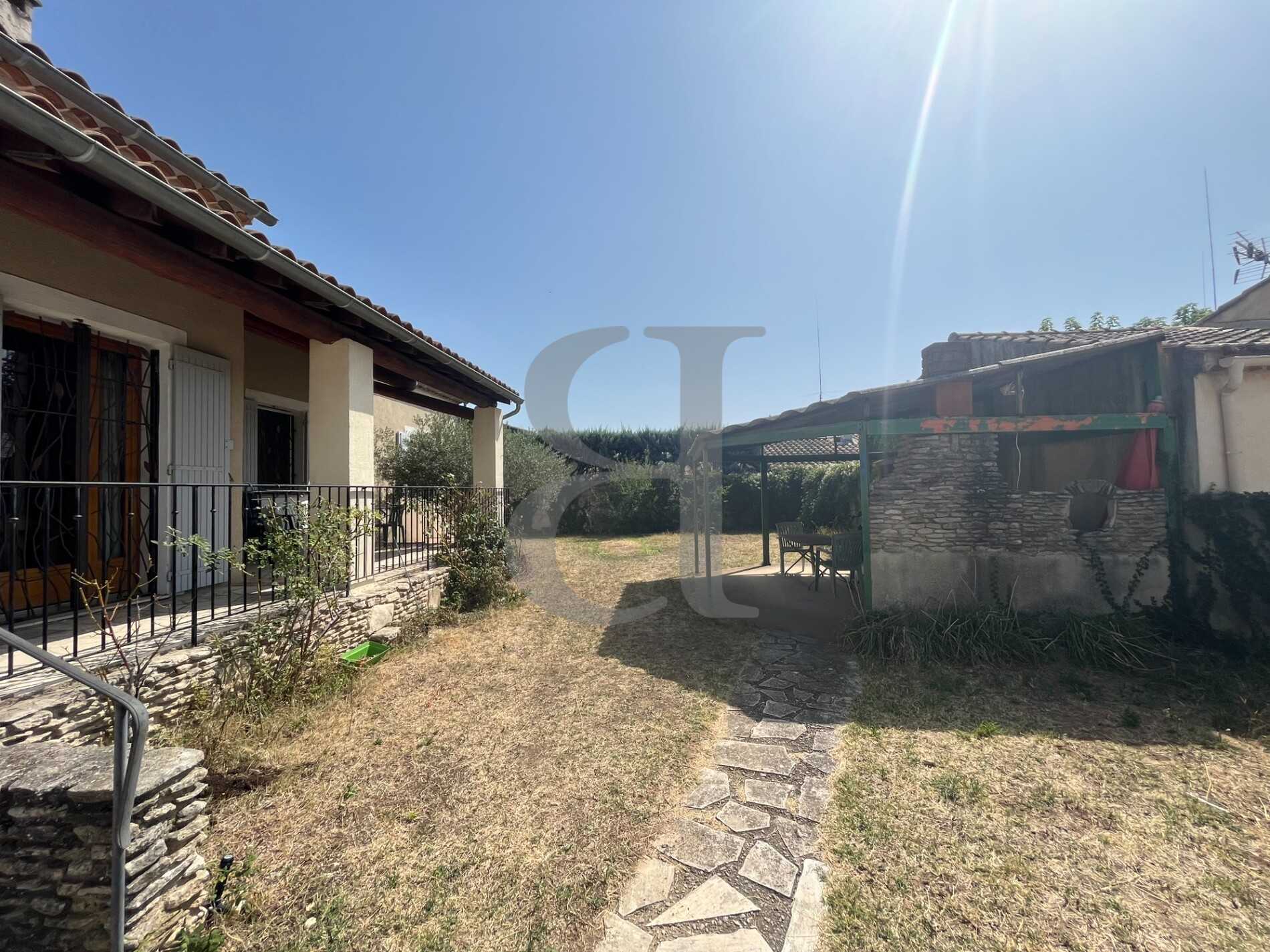 House in Vaison-la-Romaine, Provence-Alpes-Cote d'Azur 12323014