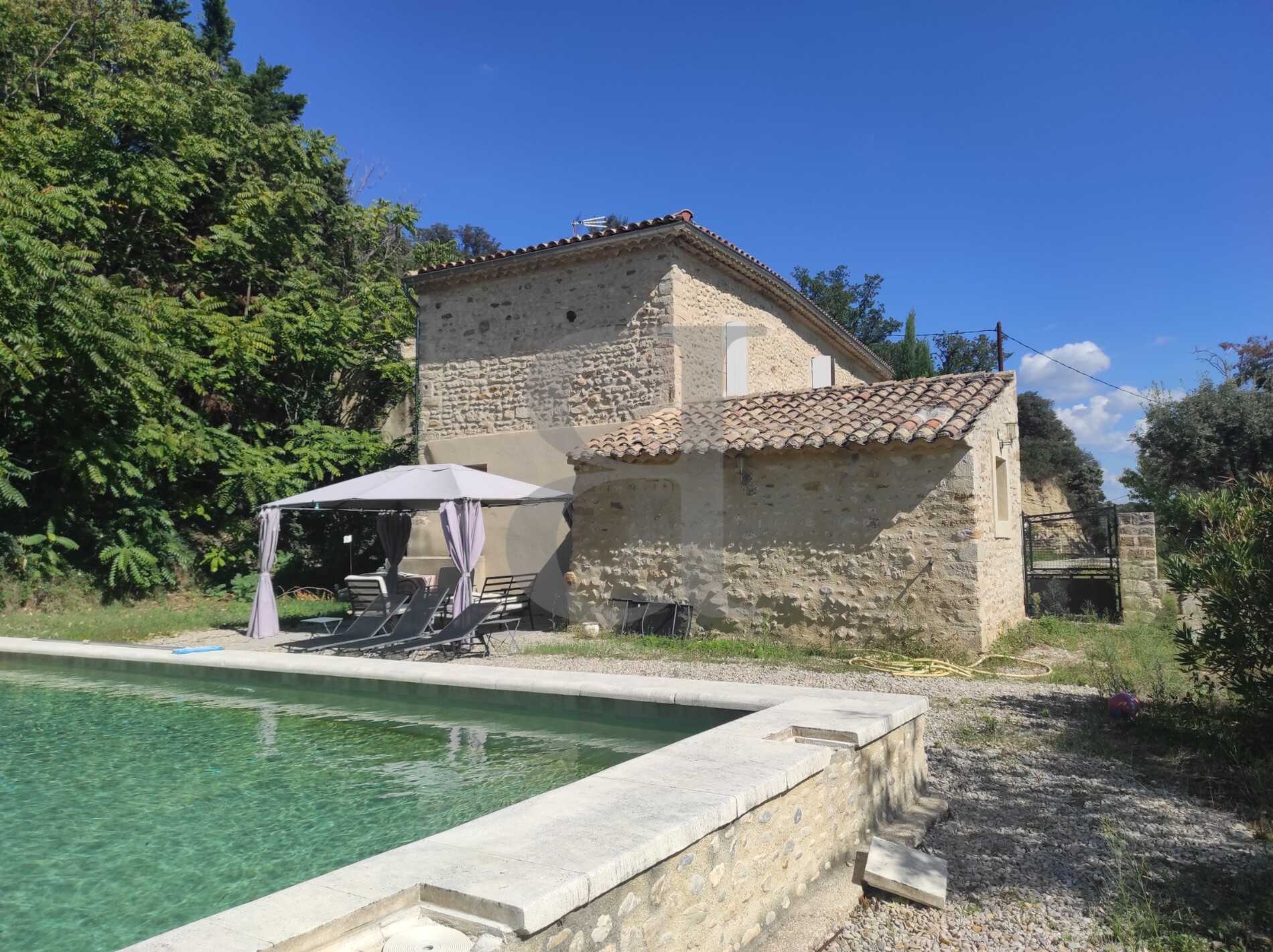 房子 在 Vaison-la-Romaine, Provence-Alpes-Cote d'Azur 12323015