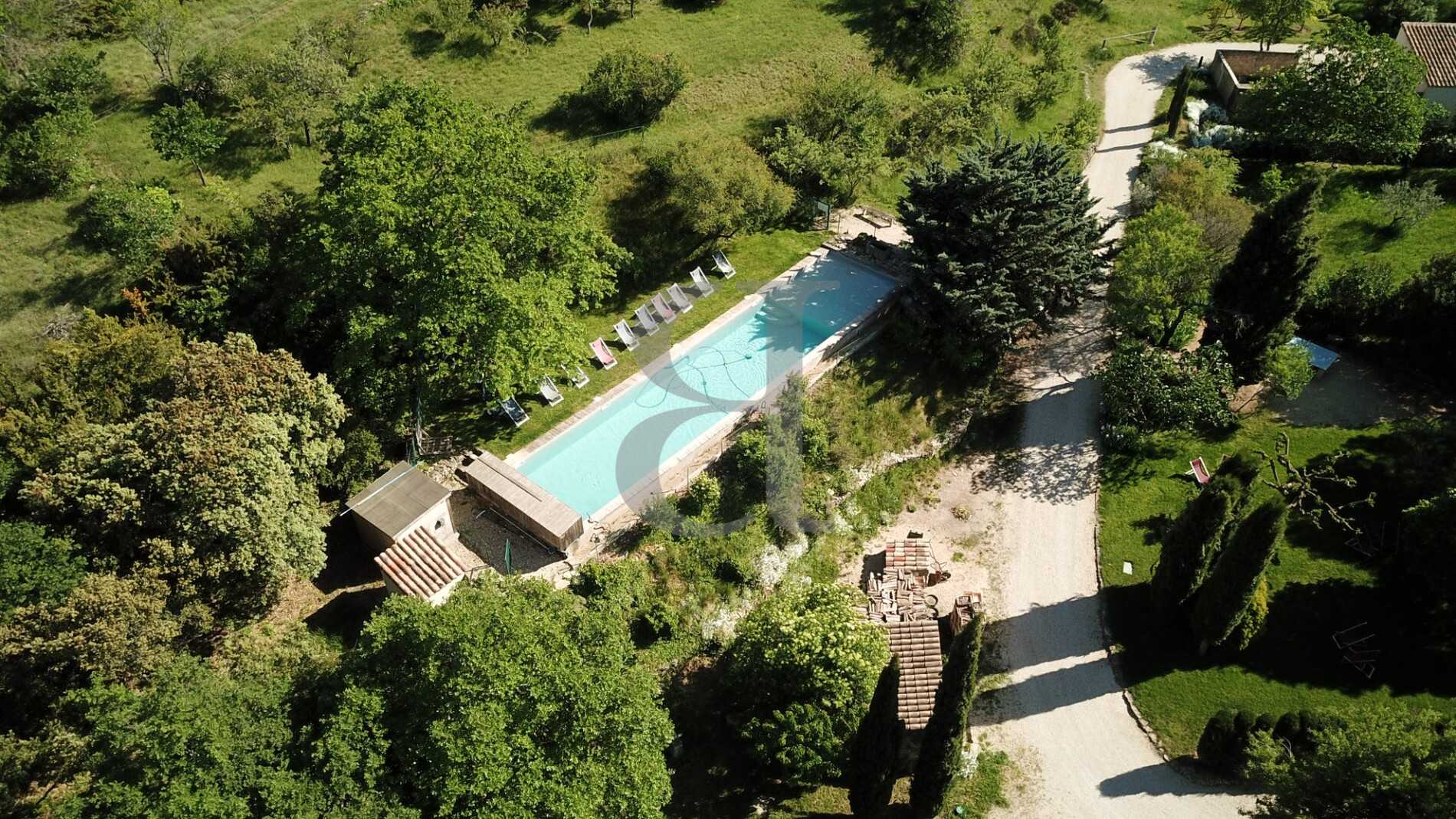 жилой дом в La Roque-sur-Pernes, Provence-Alpes-Côte d'Azur 12323077