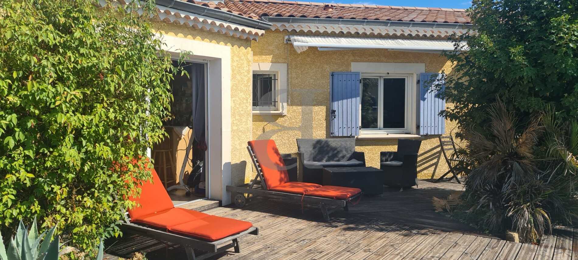 σπίτι σε Valréas, Provence-Alpes-Côte d'Azur 12323079