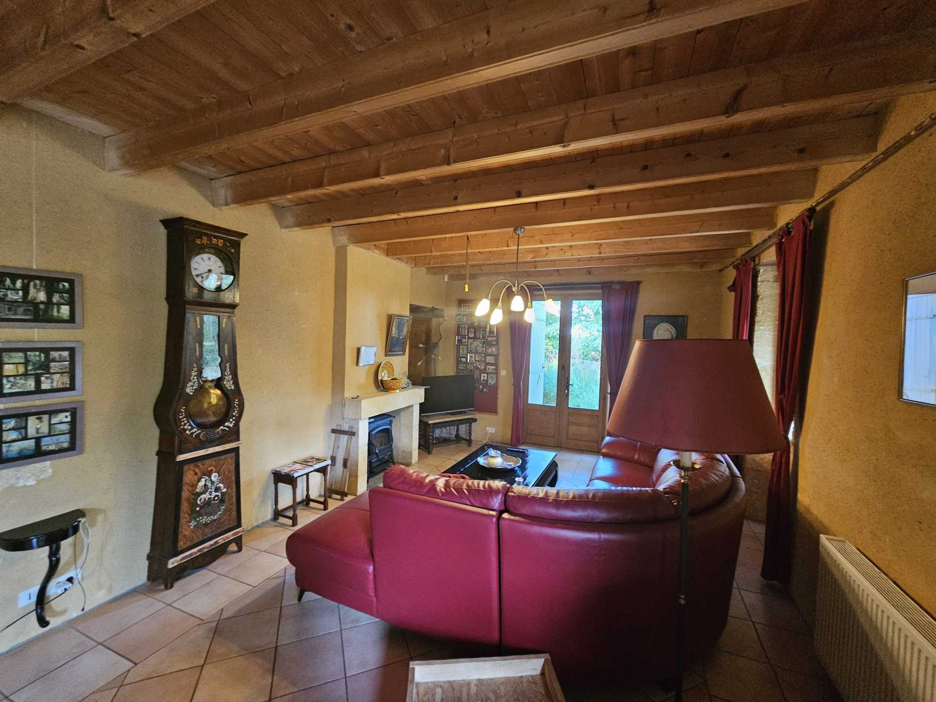 Casa nel Mauzac-et-Grand-Castang, Nouvelle-Aquitaine 12323138