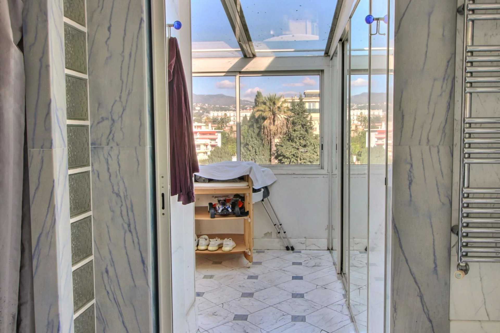 公寓 在 Nice, Provence-Alpes-Côte d'Azur 12323176
