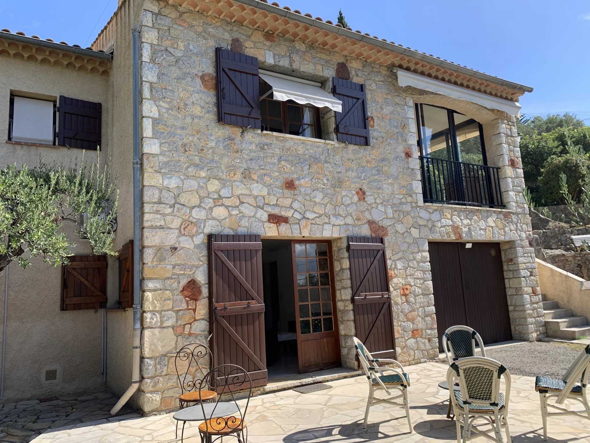 房子 在 Seillans, Provence-Alpes-Côte d'Azur 12323178