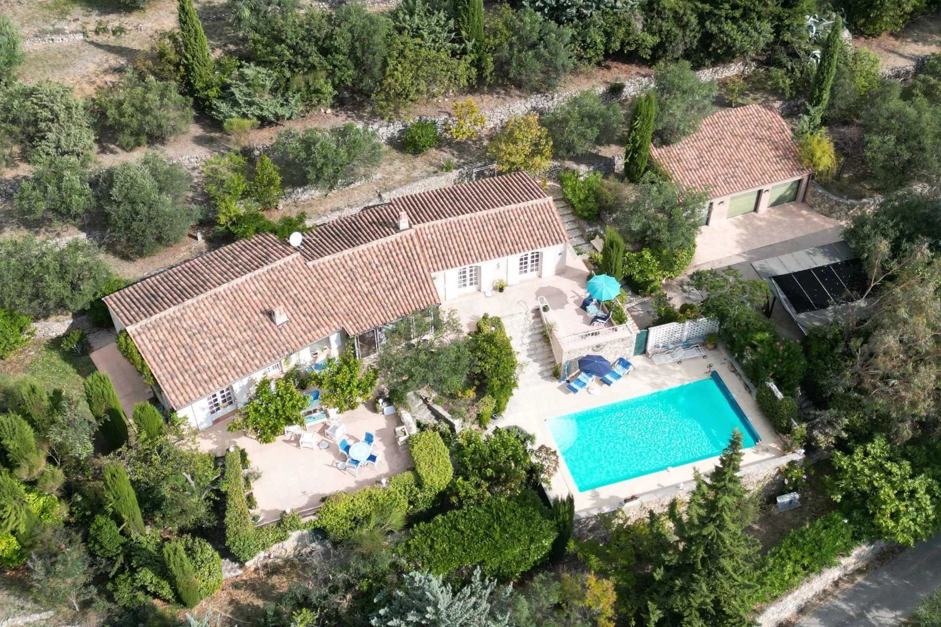 Hus i Seillans, Provence-Alpes-Cote d'Azur 12323695