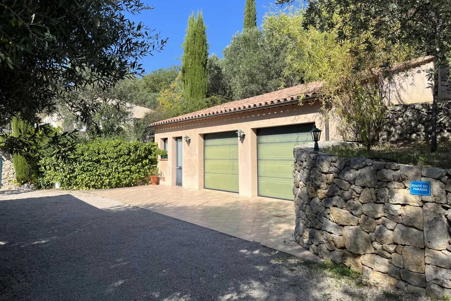 집 에 Seillans, Provence-Alpes-Côte d'Azur 12323695