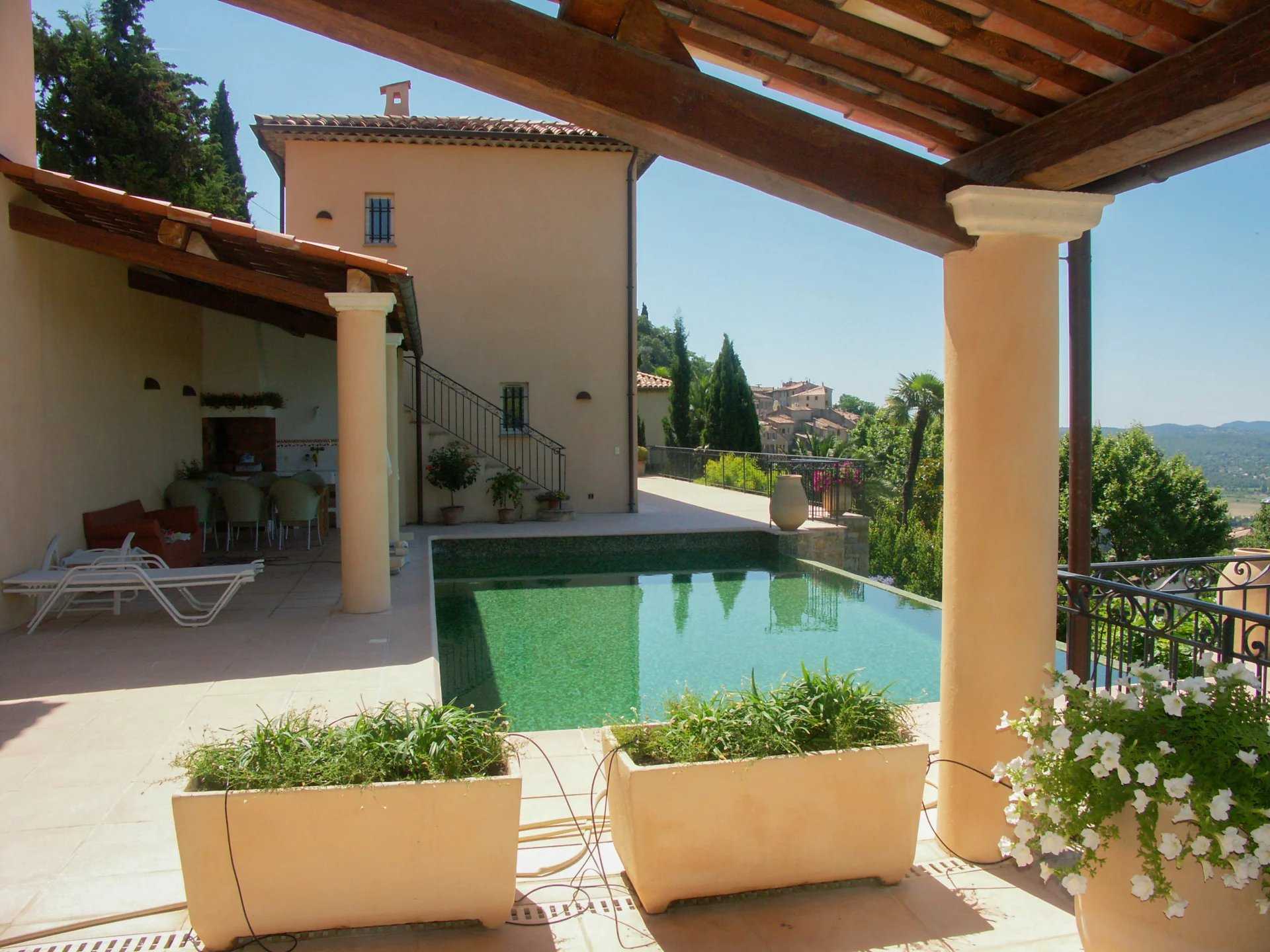 Hus i Fayence, Provence-Alpes-Cote d'Azur 12323705