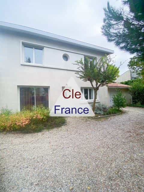 casa no Le Haillan, Nouvelle-Aquitaine 12323747