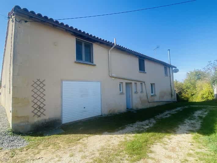 بيت في Lizant, Nouvelle-Aquitaine 12323755