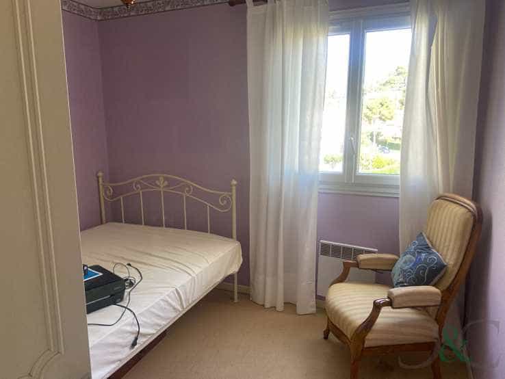 Condominium in Toulon, Provence-Alpes-Côte d'Azur 12324260