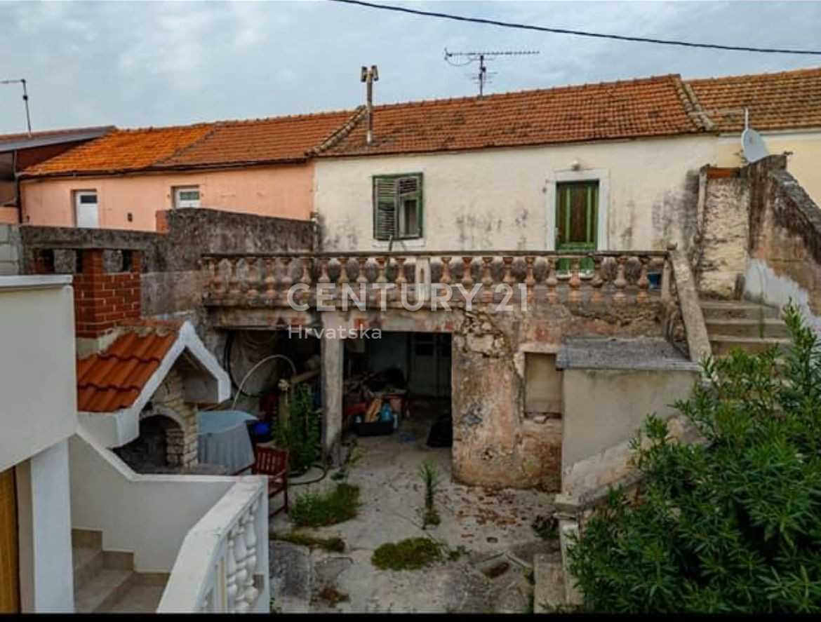 Hus i Sveti Filip i Jakov, Zadarska županija 12324420
