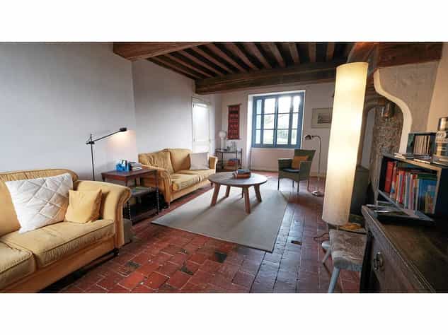 σπίτι σε Cervon, Bourgogne-Franche-Comte 12325081