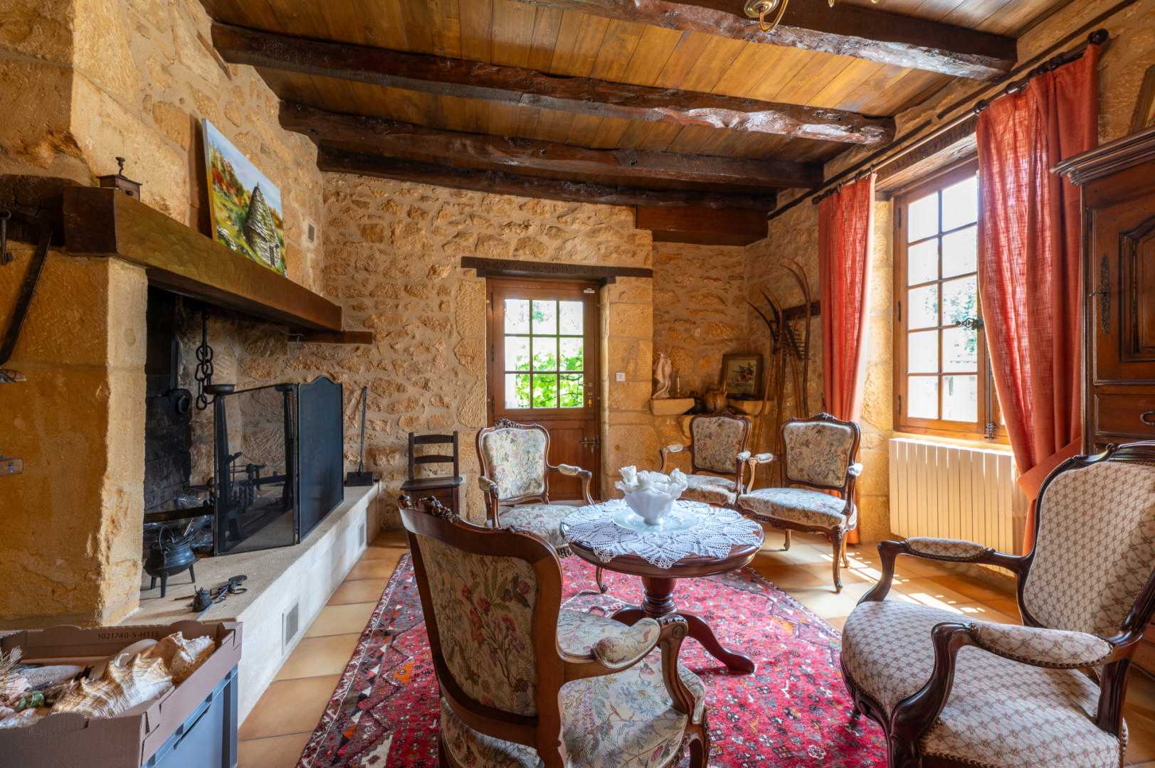 집 에 Gourdon, Occitanie 12325201
