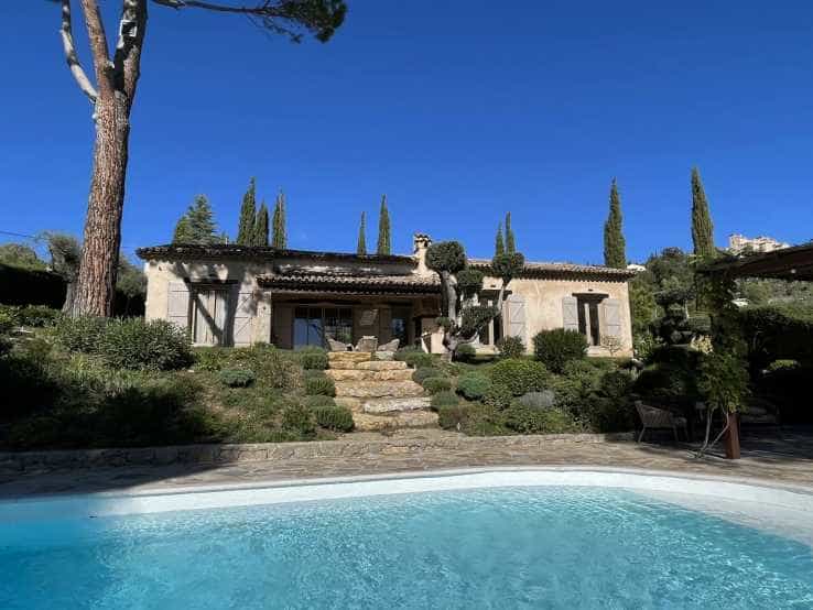 rumah dalam Fayence, Provence-Alpes-Côte d'Azur 12325730