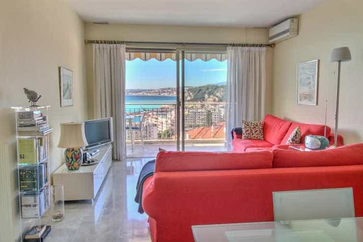 Condominium in Nice, Provence-Alpes-Cote d'Azur 12325732