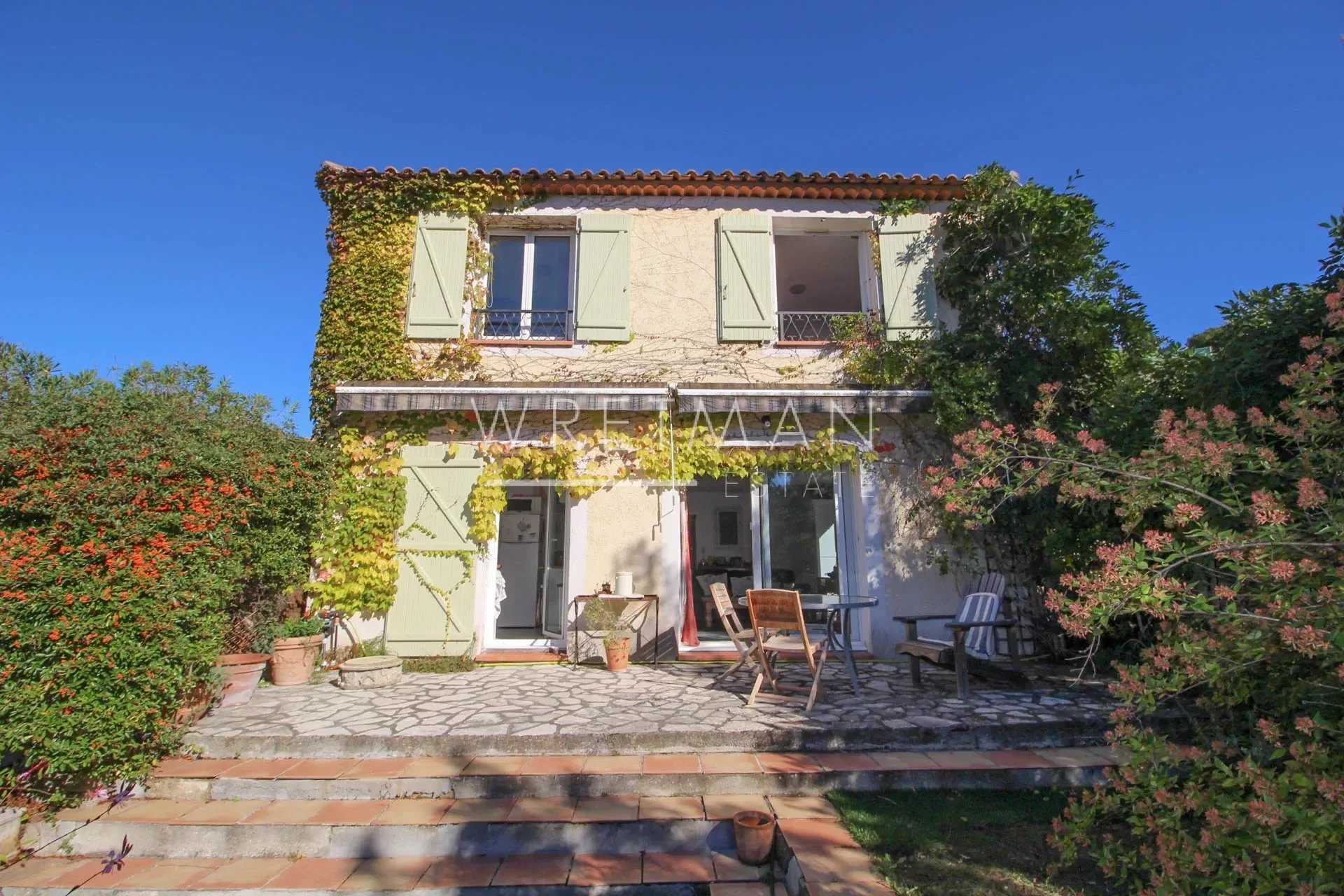 rumah dalam Montauroux, Provence-Alpes-Côte d'Azur 12325759